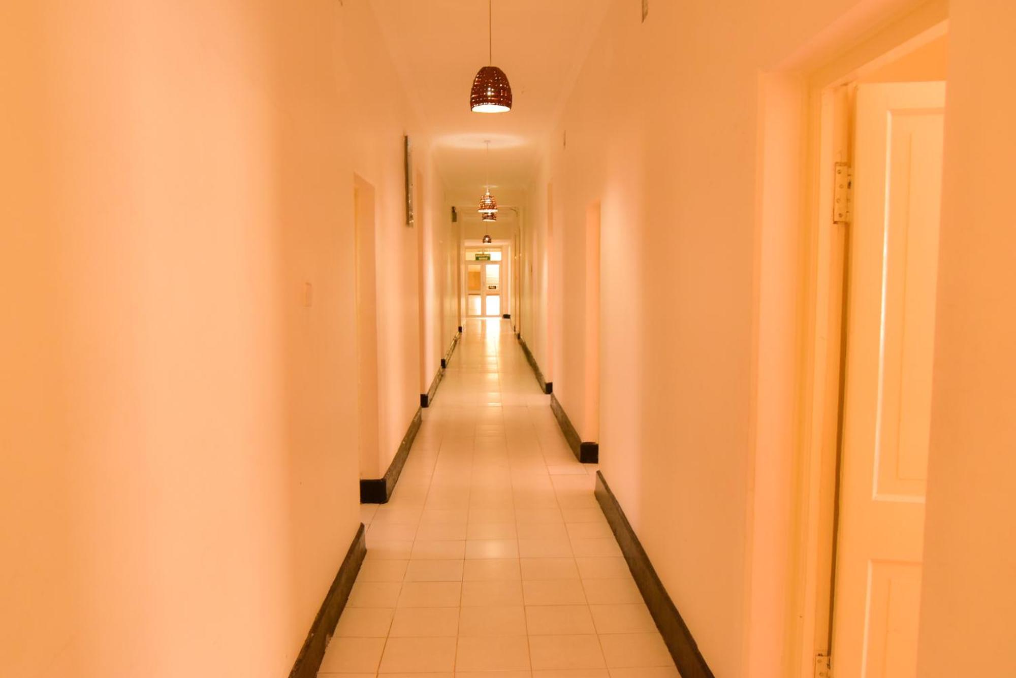 Wagon Wheel Hotel Eldoret Bagian luar foto