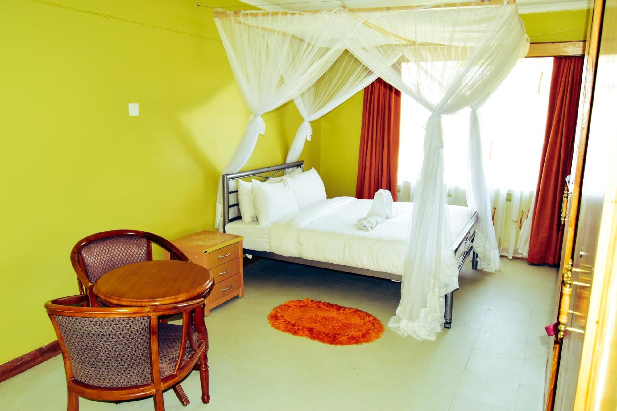 Wagon Wheel Hotel Eldoret Bagian luar foto