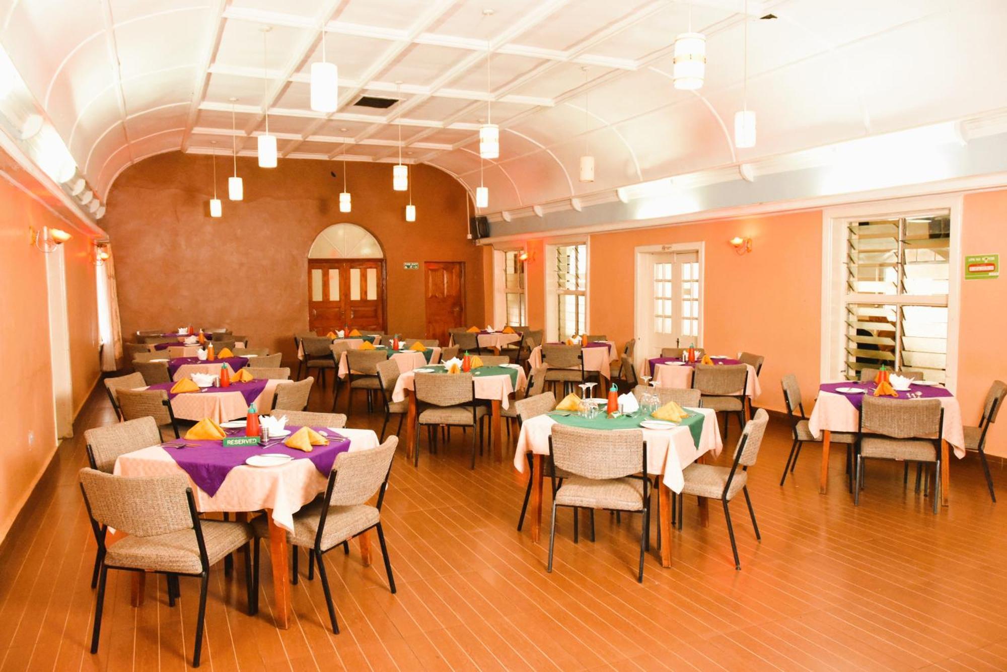 Wagon Wheel Hotel Eldoret Bagian luar foto