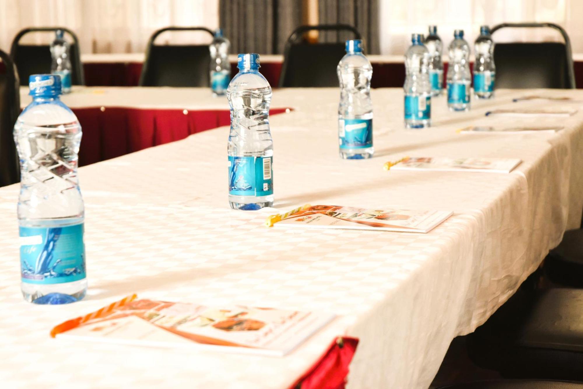 Wagon Wheel Hotel Eldoret Bagian luar foto