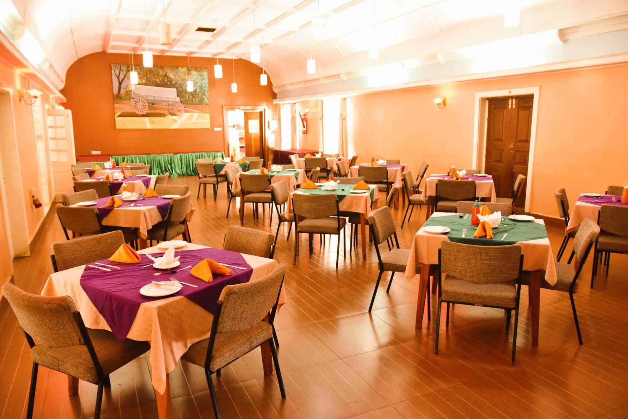 Wagon Wheel Hotel Eldoret Bagian luar foto