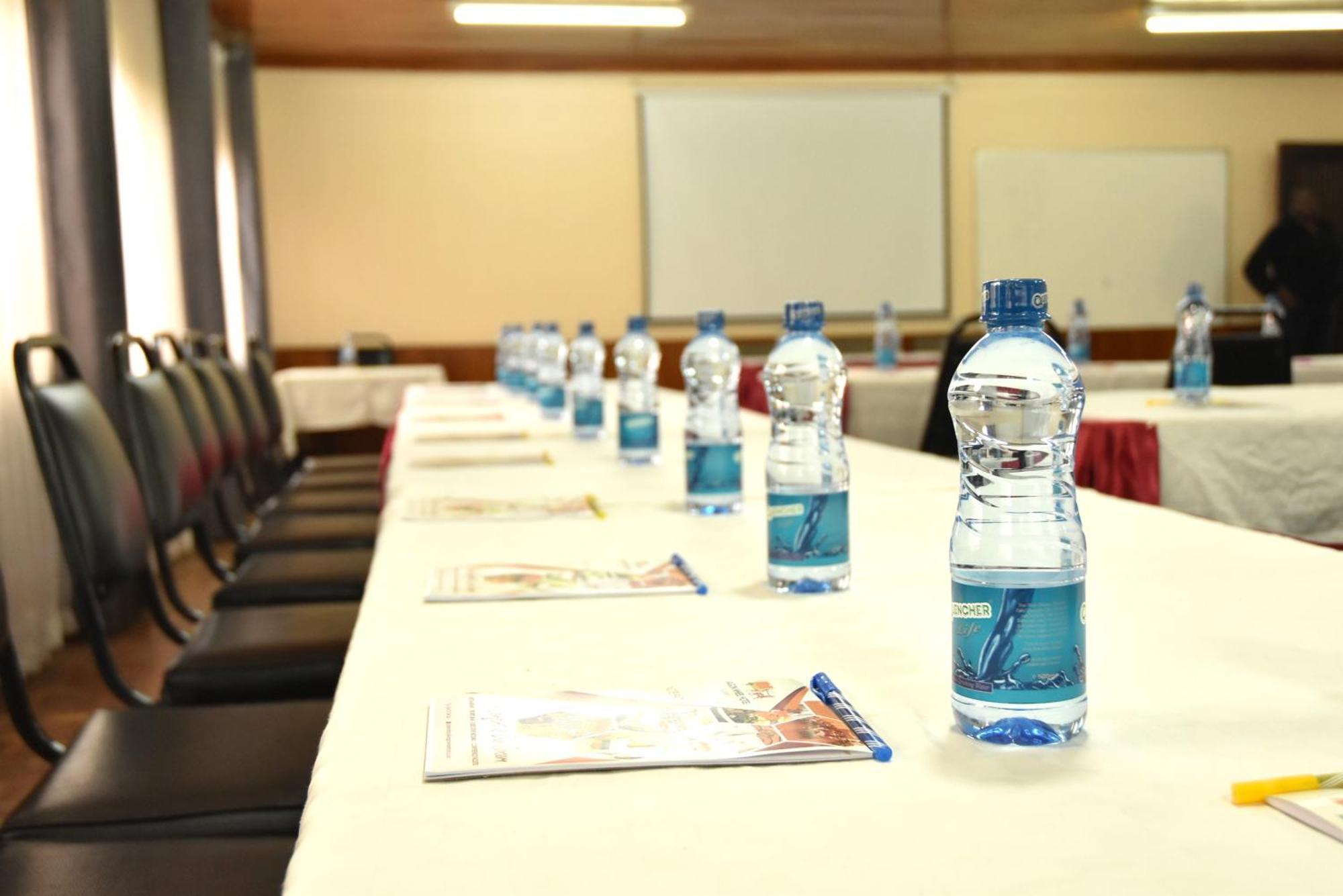 Wagon Wheel Hotel Eldoret Bagian luar foto
