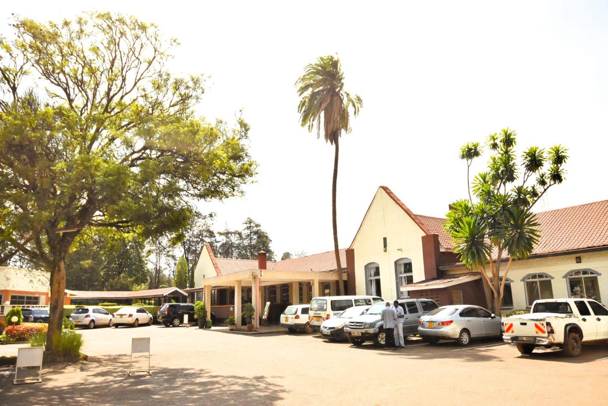 Wagon Wheel Hotel Eldoret Bagian luar foto