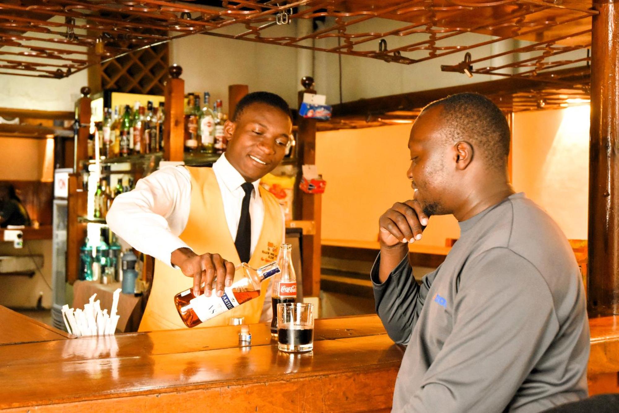 Wagon Wheel Hotel Eldoret Bagian luar foto
