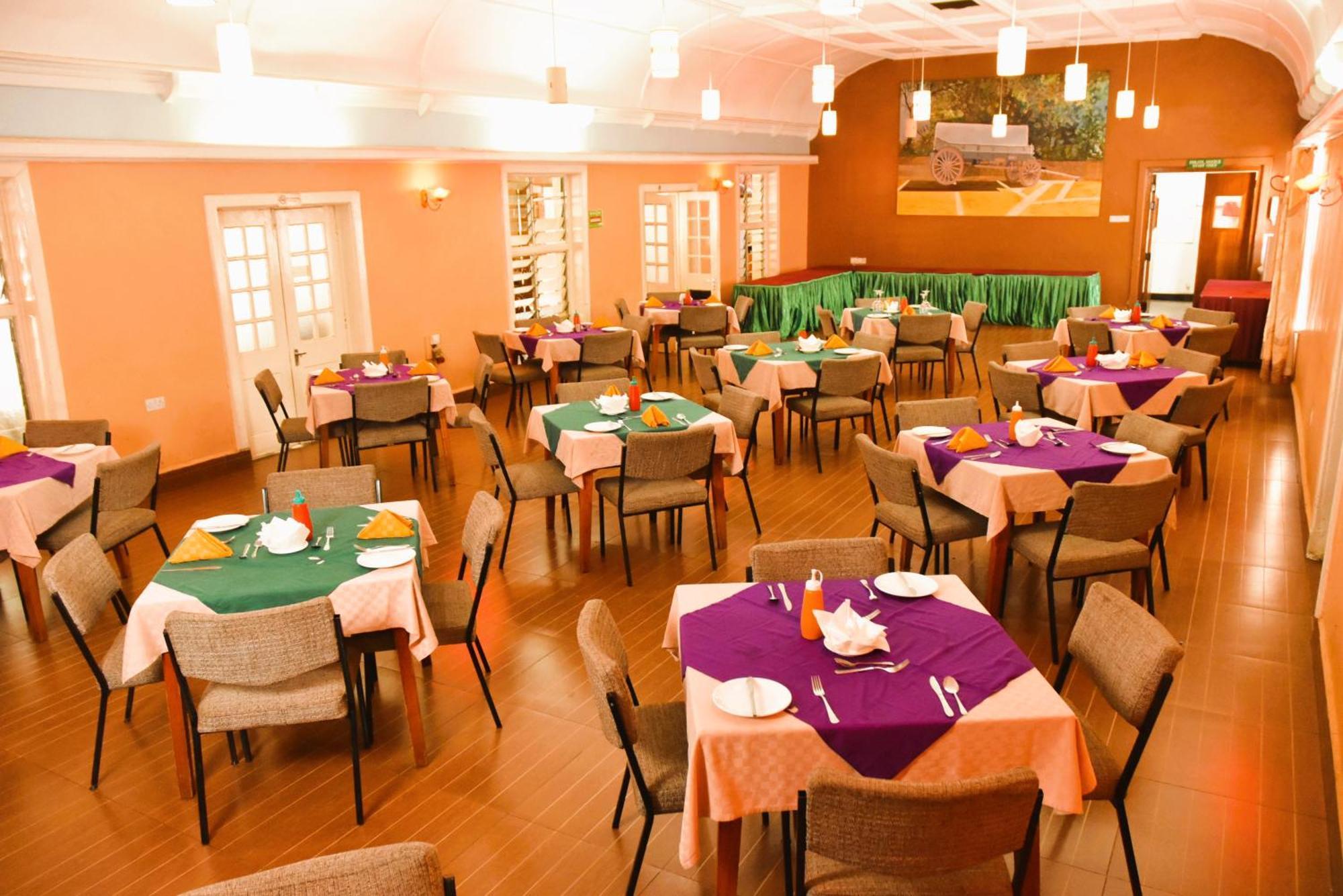 Wagon Wheel Hotel Eldoret Bagian luar foto
