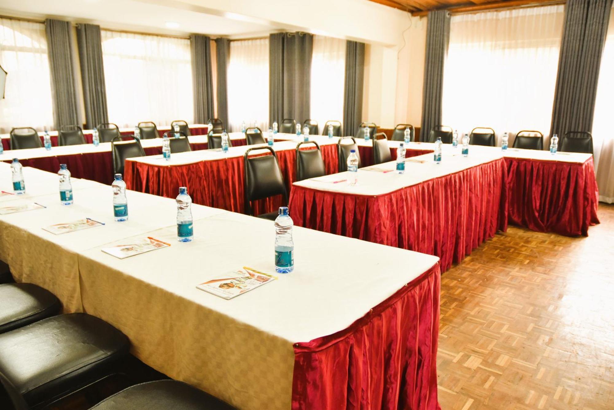 Wagon Wheel Hotel Eldoret Bagian luar foto